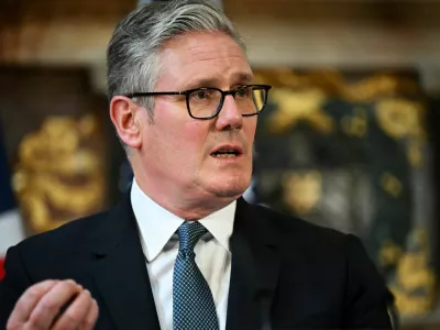 FILE PHOTO: UK Prime Minister Keir Starmer talks at a press conference at Chequers at the conclusion of a state visit by U.S. President Donald Trump, on September 18, 2025 in Aylesbury, England. Leon Neal/Pool via REUTERS/File Photo