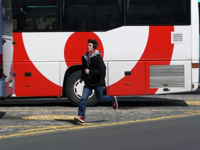 Avtobusna postaja Ljubljana - študenti - zamujanje - zamuda - avtobusni prevoznik Veolia//FOTO: Jaka Gasar