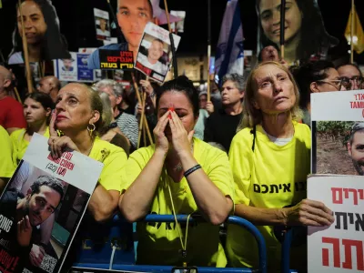 Relatives and supporters of Israeli hostages held in the Gaza Strip attend a rally demanding their release from Hamas captivity and calling for an end to the war, in Tel Aviv, Israel, Saturday, Sept. 27, 2025. (AP Photo/Ariel Schalit)