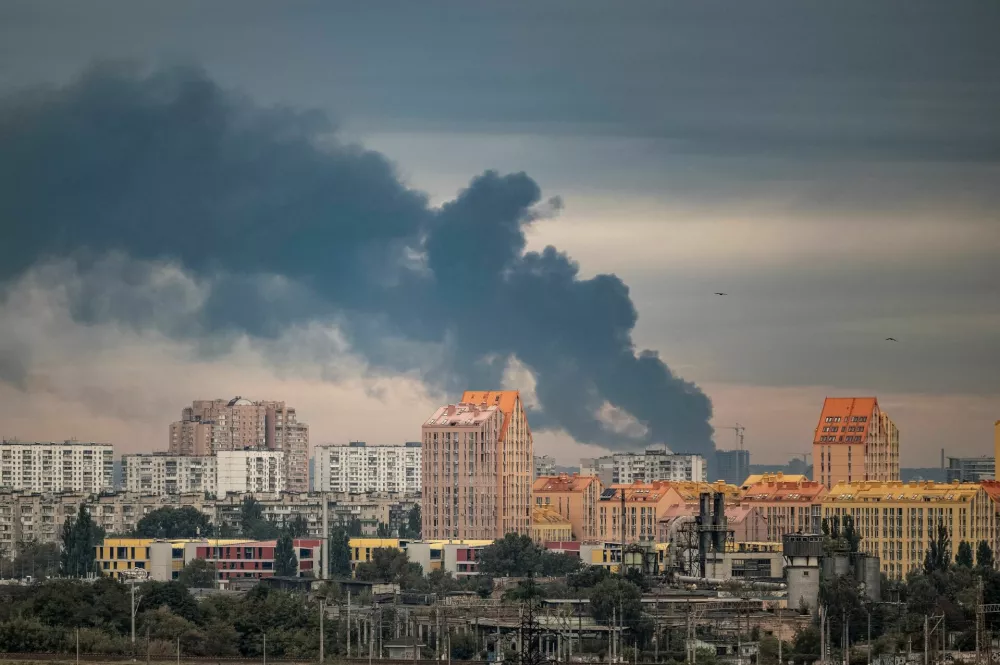 Smoke rises over the city after Russian drone and missile strikes, amid Russia's attack on Ukraine, in Kyiv, Ukraine September 28, 2025. REUTERS/Vladyslav Sodel