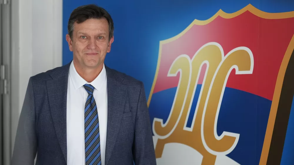 28.09.2025., Banja Luka, Bosna i Hercegovina - Srpska demokratska stranka kandidirala je Branka Blanusu za predsjednika Republike Srpske na prijevremenim izborima 23. studenoga. Odluku je jednoglasno donio Glavni odbor SDS-a na sjednici u Banja Luci. Blanusa je redovni profesor na Elektrotehnickom fakultetu u Banja Luci, bivsi dekan ovog fakulteta i doktor elektrotehnickih nauka. Clan je medjunarodnih strucnih udruzenja IEEE Power Electronics Society, IEEE Industry Applications Society i IEEE Industrial Electronics Society. Photo: Dejan Rakita/PIXSELL