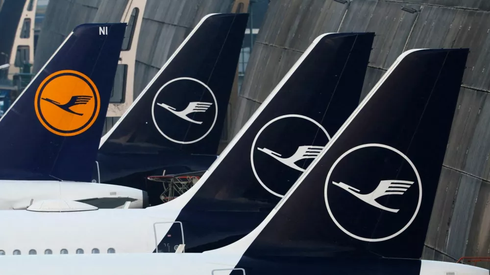 FILE PHOTO: Lufthansa planes stand parked as Frankfurt airport is closed to passengers with planned departures due to a strike organised by Verdi union, in Frankfurt, Germany, March 7, 2024. REUTERS/Kai Pfaffenbach/File Photo
