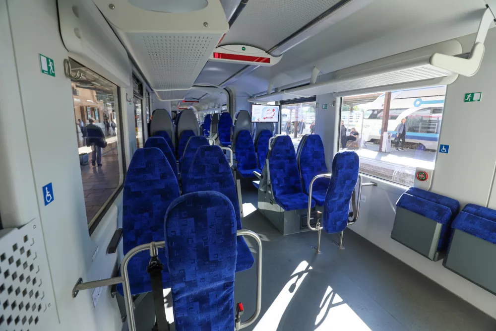 29.09.2025., Zagreb - Glavni kolodvor. Potpredsjednik Vlade i ministar mora, prometa i infrastrukture Oleg Butkovic sudjelovao je na pustanju u promet prvog baterijskog vlaka. Pustanje u promet novog vlaka obiljezeno je redovnom voznjom na relaciji Zagreb – Vrbovec – Bjelovar. Photo: Sanjin Strukic/PIXSELL