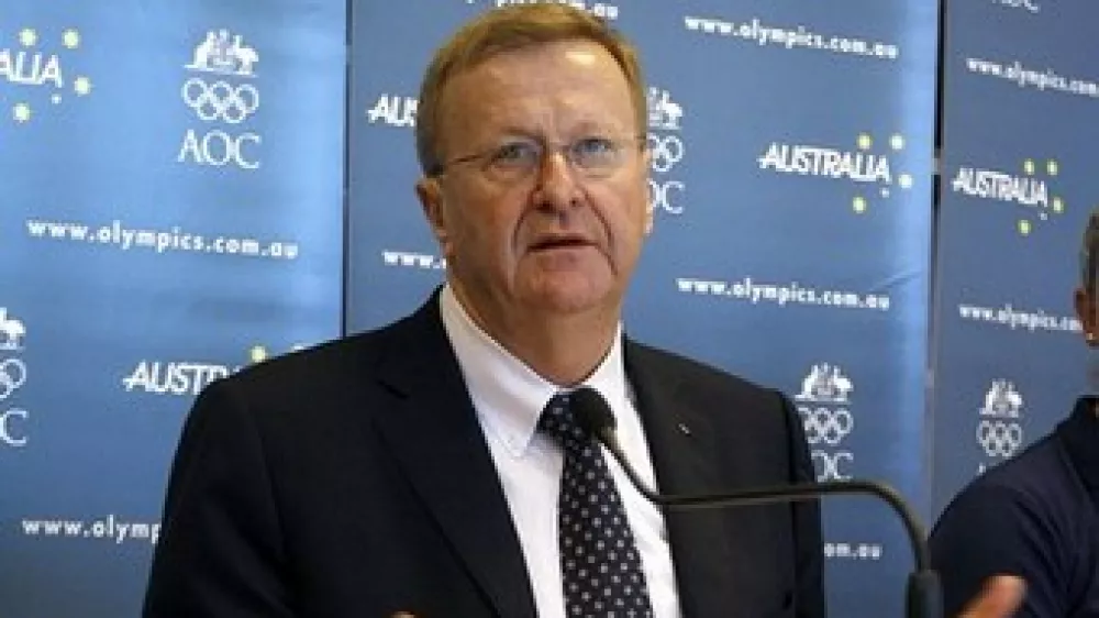 Australia's Olympic chief John Coates speaks during a news conference in Sydney August 8, 2007. Australian athletes have been advised to delay their arrival for the 2008 Olympic Games because of the poor air quality in Beijing, Coates said on Tuesday.   REUTERS/Tim Wimborne  (AUSTRALIA)