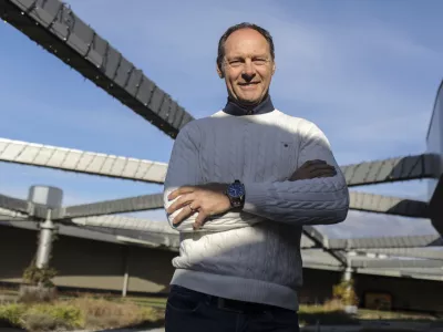 - 07.12.2022 - Jože Potrebuješ, glasbenik in skladatelj, ustanovni član glasbene skupine Čuki, //FOTO: Jaka GasarOPOMBA: Novoletni intervju Nedeljski dnevnik 2022