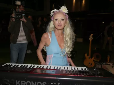 Bebi Dol naj bi v zadnjem času zašla tudi v finančne težave. F Pixsell