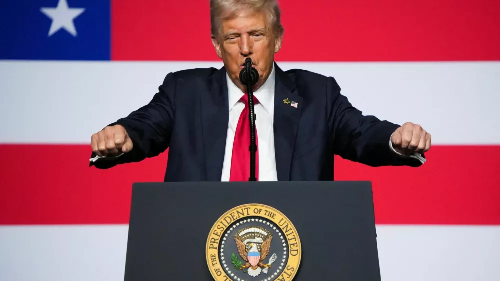 U.S. President Donald Trump speaks to senior military leaders at Marine Corps Base Quantico, in Quantico, Virginia September 30, 2025.   Andrew Harnik/Pool via REUTERS