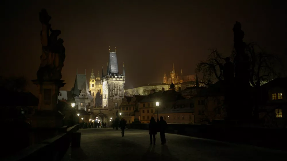 ﻿Ilustrativna fotografija, Praga, Karlov most//FOTO: Bojan Velikonja