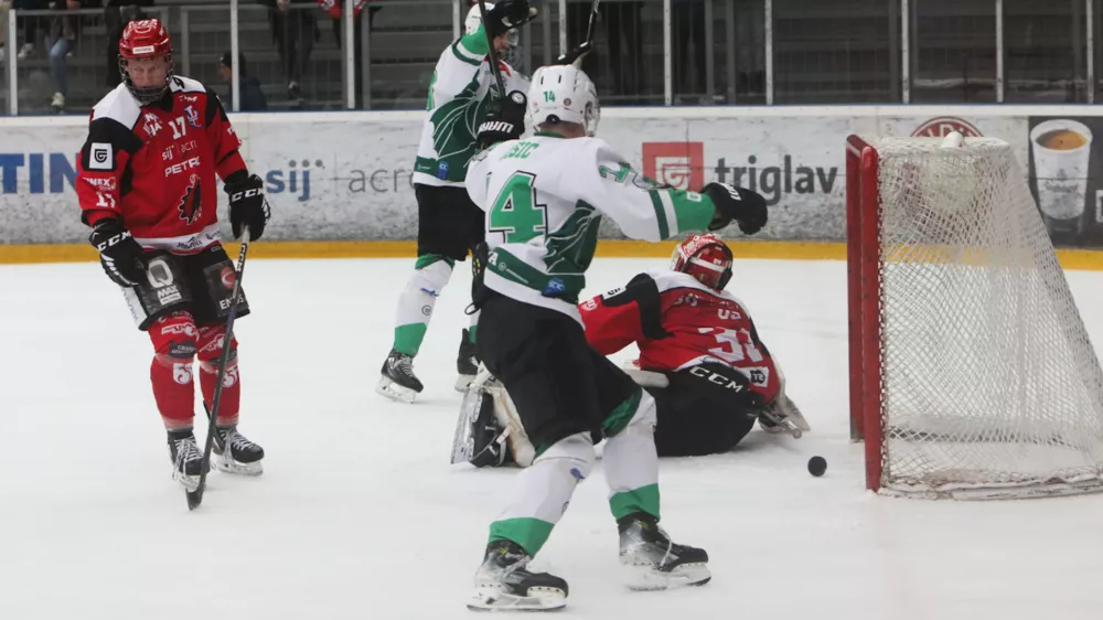 1. gol. 15.03.2024. Finale Državnega prvenstva v hokeju, 4. tekma Sij Acroni Jesenice - SŽ Olimpija. FOTO:Bojan Velikonja 
