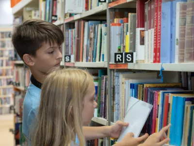 Na mladih svet stoji. Da, je kliše, ampak drži kot pribito. / Foto: Istock