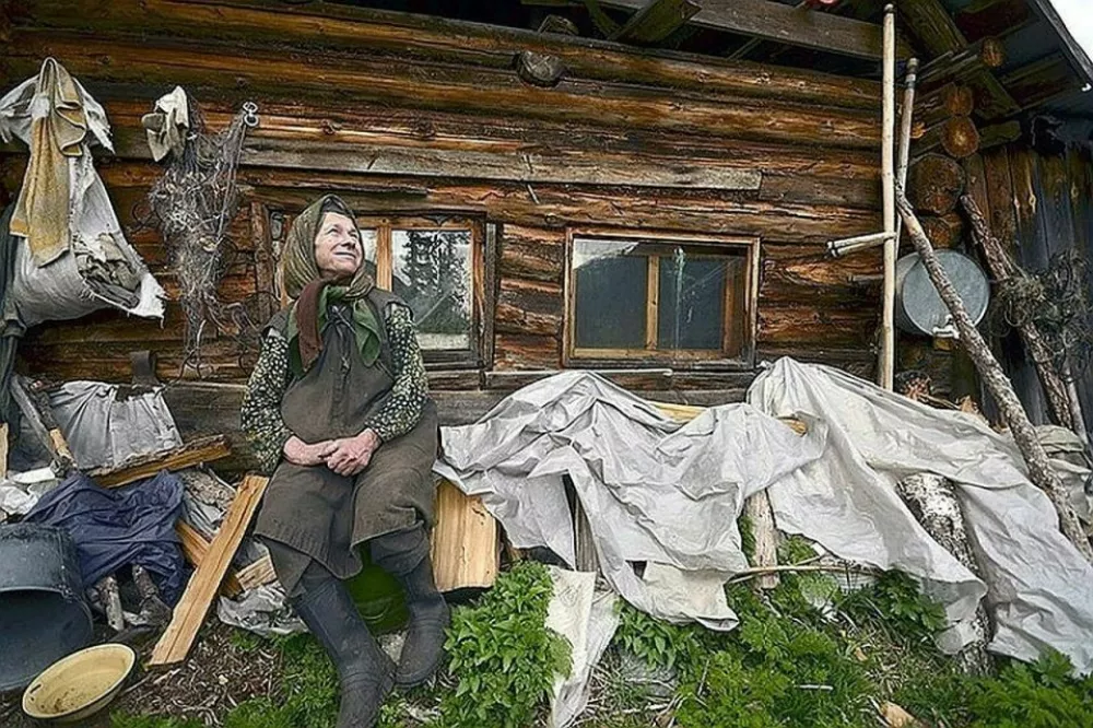 Danes že sprejme oblačila in predmete, ki jih ji nosijo študentje. Foto: posnetek zaslona youtube