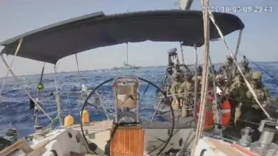 A screengrab from a live stream video shows Israeli navy forces approaching the vessel the Marinette, believed to be the only ship from the Global Sumud Flotilla still sailing towards Gaza, which flotilla organisers report has now been intercepted, October 3, 2025. Global Sumud Flotilla/Handout via REUTERS THIS IMAGE HAS BEEN SUPPLIED BY A THIRD PARTY. MANDATORY CREDIT. NO RESALES. NO ARCHIVES.