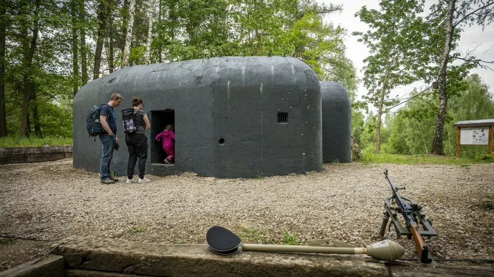 Objekt lehkého opevnění v Krásné Studánce, který nadšenci loni zrekonstruovali do podoby z roku 1938, byl letos poprvé zpřístupněný veřejnosti, 11. května 2024, Liberec.,Image: 871955888, License: Rights-managed, Restrictions:, Model Release: no