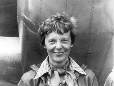 Amelia Earhart marca 1937, le nekaj tednov preden je izginila
