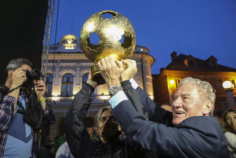 ﻿predsednik NK Olimpija Ljubljana Milan Mandarić - 21.05.2016 - nogomet Olimpija: Krka, Prva liga - zadnji krog - tekma zadnjega kroga slovenske lige - NK Olimpija je uradno postala državni prvak ///FOTO: Luka Cjuha.