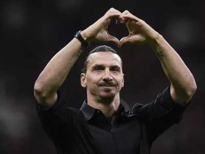 STADIO GIUSEPPE MEAZZA, MILAN, ITALY - 2023/06/04: Zlatan Ibrahimovic of AC Milan greets the fans during a farewell ceremony following the Serie A football match between AC Milan and Hellas Verona FC. Swedish football player Zlatan Ibrahimovic announced his retirement from football at the age of 41 following his team AC Milan's season finale 3-1 victory over Hellas Verona FC. (Photo by Nicol&ograve; Campo/LightRocket via Getty Images)