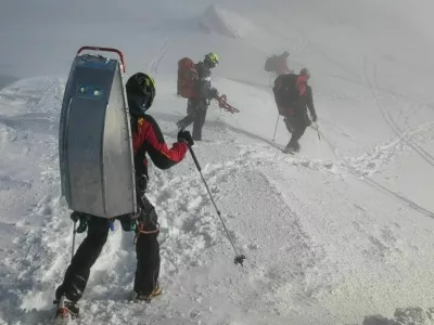Bohinjski gorski reševalci na pomoč zasutim v plazu. 
