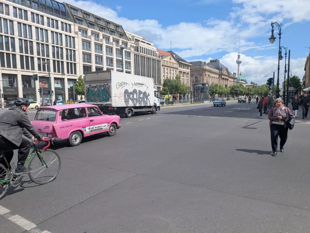 Trabant v Berlinu.