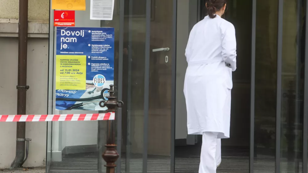 - Onkološki inštitut,- 01.03.2024 – stavka zdravnikov - začeli uveljavljati umiki soglasij zdravnikov za nadurno delo, s čimer Fides zaostruje stavko, ki poteka že sedem tednov. //FOTO: Bojan Velikonja