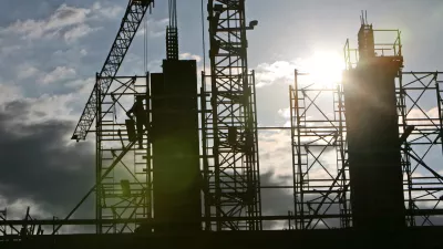 ﻿- simbolična fotografija - gradbeništvo - gradbena dela, gradbeni oder - delavci - - 07.05.2015 - Ljubljana - gradbišče ob Gerbičevi in Koprski ulici za novi Nacionalni gimnastični center Cerar-Pegan-Petkovšek, gradnja sodobnega gimnastičnega centra za razvoj vseh športnih panog pod okriljem Gimnastične zveze Slovenije,//FOTO: Tomaž Skale