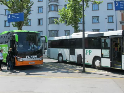 ﻿avtobus družbe FlixBus, ki aktivno stopa na slovenski in hrvaški trg avtobusnih prevozov