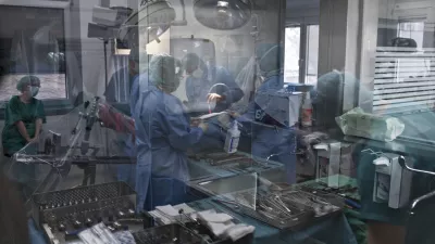 Operacija kolka, dr. Rasto Stok in dr. Peter PavlovÄŤiÄŤFOTO: JAKA GASAR / NEDELJSKI