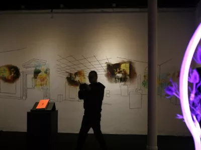 Sveta knjiga stripa v prostoru