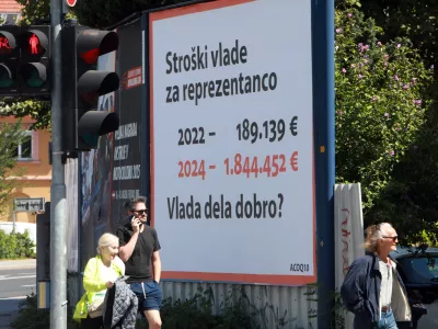 26. 08.2025 - simbolična fotografija- predvolilni plakat, provokacija na delo vlade, agencija ACOQ 10Foto: Tomaž Skale