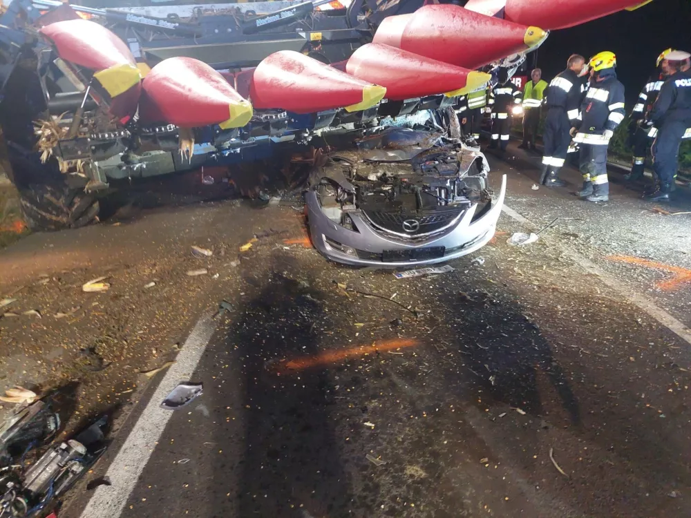 Z avtom v kombajn. Foto: Prostovoljno gasilsko društvo iz Kirchberga ob Rabi