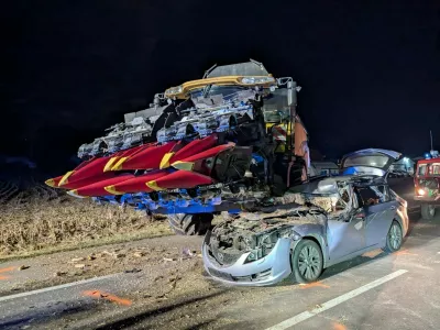 Z avtom v kombajn. Foto: Prostovoljno gasilsko društvo iz Kirchberga ob Rabi