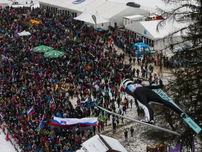 - 15.02.2025. - Svetovni pokal v smučarskih skokih za ženske Ljubno 2025.//FOTO: Bojan Velikonja