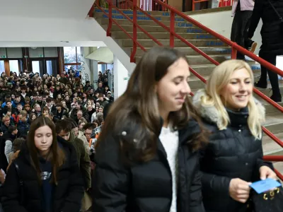 Gimnazija BežigradDijakiMladinaMladiŠolašolanjeučenjenapredekprijateljstvo14.02.2025 Informativni dan na srednjih šolah in fakultetahFOTO: Nik Erik Neubauer