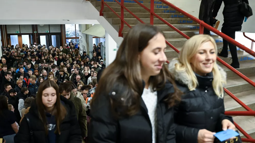 Gimnazija BežigradDijakiMladinaMladiŠolašolanjeučenjenapredekprijateljstvo14.02.2025 Informativni dan na srednjih šolah in fakultetahFOTO: Nik Erik Neubauer