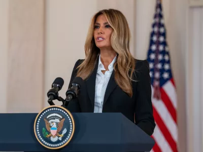 10 October 2025, US, Washington: USA First Lady Melania Trump announces that her office has been in communication with Vladimir Putin concerning the release of Ukrainian children held in Russia. Photo: Andrew Leyden/ZUMA Press Wire/dpa