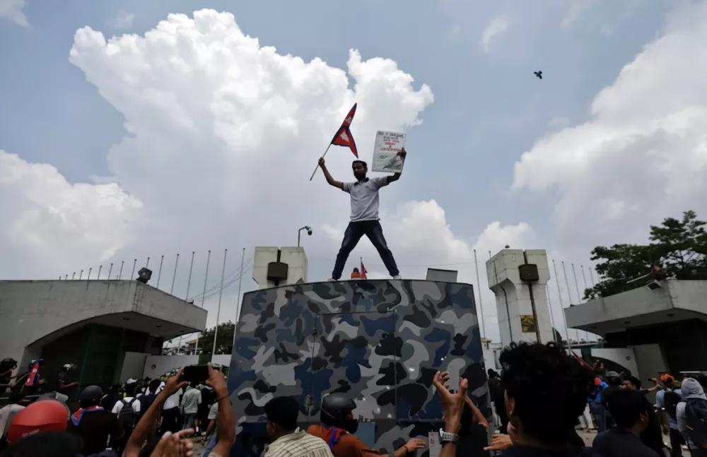 Protestniki na ulicah / Foto: Reuters