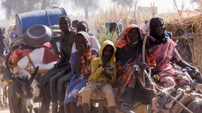 FILE PHOTO: Displaced people ride a an animal-drawn cart, following Rapid Support Forces (RSF) attacks on Zamzam displacement camp, in the town of Tawila, North Darfur, Sudan April 15, 2025. REUTERS/Stringer/File Photo