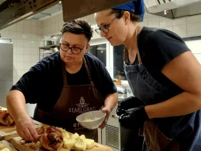 Tematska srednjeve&scaron;ka večerja z najlep&scaron;im razgledom v mestu - Stari grad nad Kamnikom. 