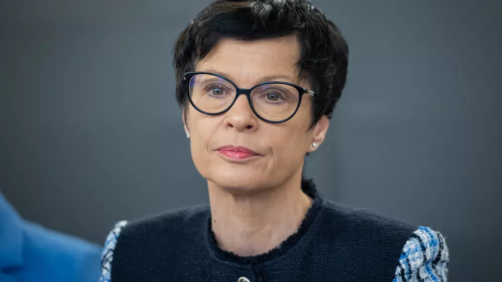 Ljubljana, DZ.Skupna seja odbora DZ za zadeve EU in odbora DZ za zunanjo politiko, na kateri je evropska komisarka za siritev Marta Kos clanom predstavila letosnji delovni program Evropske komisije.Evropska komisarka za siritev Marta Kos.