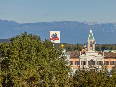 Tamkaj radi nakupujejo mnogi Slovenci. 