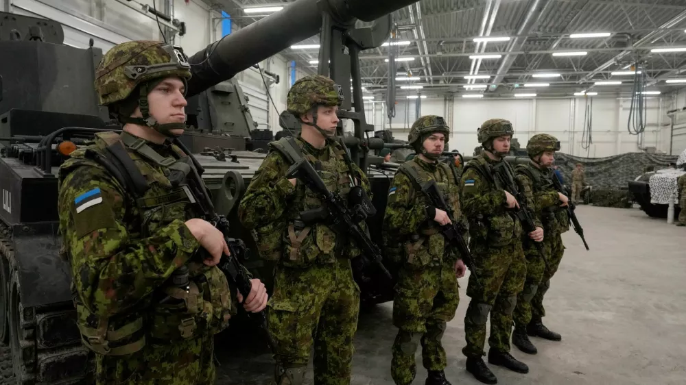 FILE PHOTO: Estonian NATO troops stand in line during a news conference of British Secretary of State for Defence Ben Wallace, Baltic defence ministers and representatives from other NATO members in Tapa Army Base, Estonia, January 19, 2023. REUTERS/Ints Kalnins/File Photo