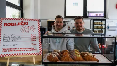 - 09.10.2025. - Anže Kranjec in Rožle Žan Frelih, lastnika fast fooda SLAJS z italijanskim pridihom v Škofja Loki.//FOTO: Bojan Velikonja