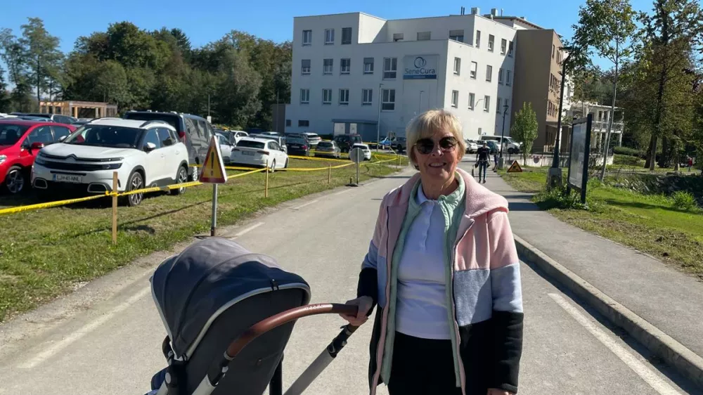 Babi servis z varstvom na pomoč mladim družinam