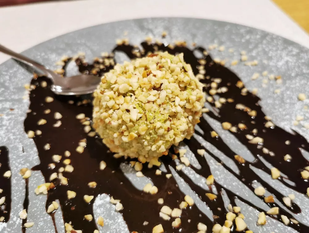 Pistacijev semifredo, Valeria 1904