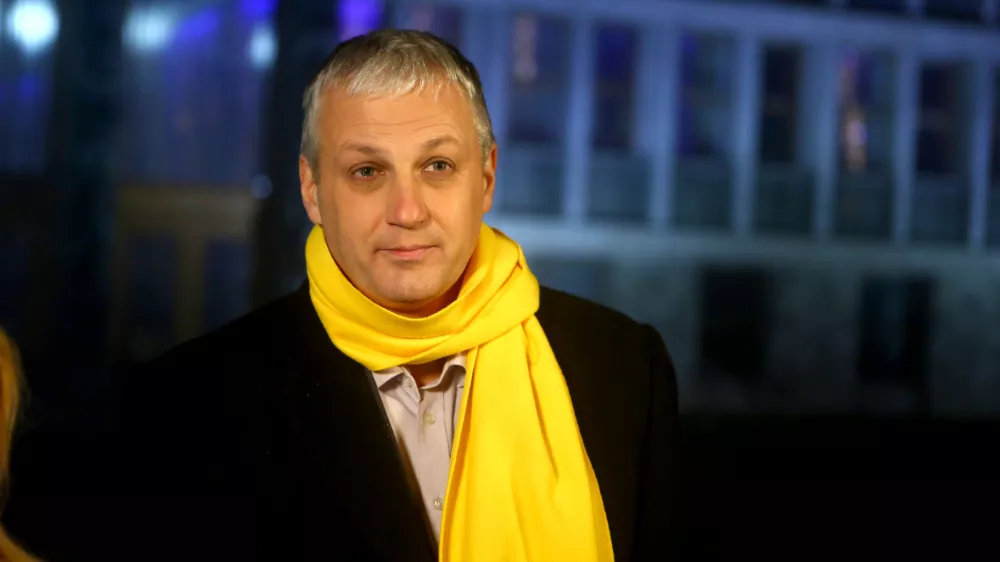 ﻿Aleš Primc, vodja Civilne iniciative za družino in pravice otrok in sovoditelj Koalicije za otroke gre!- - 20.12.2015 - referendum o noveli zakona o zakonski zvezi in družinskih razmerjih (ZZZDR-D) - Volivci so na referendumu 63,5 odstotki glasov zavrnili uveljavitev novele zakona, ki je izenačevala partnerske skupnosti. //FOTO: Bojan Velikonja