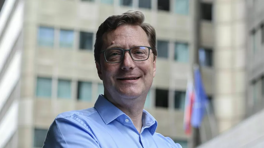 - 19.06.2025 - Evropski poslanec Vladimir Prebilič//FOTO: Jaka GasarOPOMBA: ZA OBJEKTIV - INTERVJU