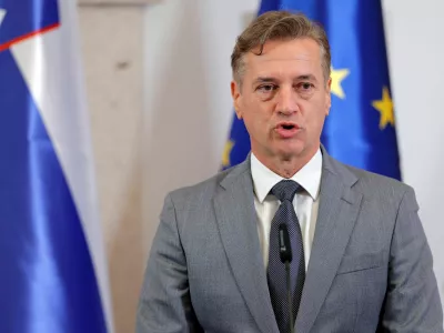 Prime Minister of Slovenia Robert Golob talk at the press conference during the visit of NATO Secretary General Mark Rutte in Slovenia, in Brdo pri Kranju, Slovenia, October 13, 2025. REUTERS/Borut Zivulovic