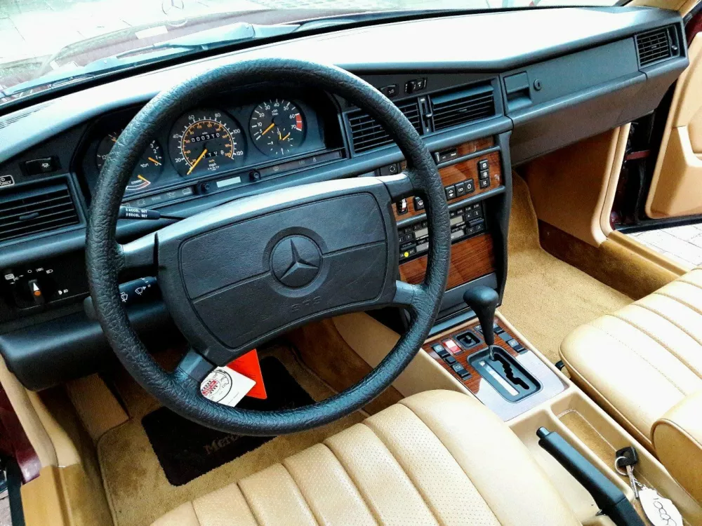 Mercedes-Benz W201.