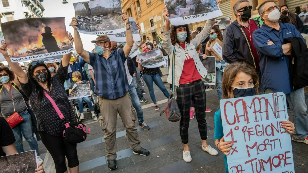 NAPLES, ITALY - JUNE 6 - A moment of the event organized by the movement "Stop Biocide" at the Palazzo Santa Lucia, headquarters of the Regional Council of the Campania Region in Naples, June 6, 2020, to ask for enough illegal spills toxic fires and pollution in the Land of Fires. Terra dei Fuochi is a large area located in southern Italy, which stretches in Campania, straddling the provinces of Naples and Caserta, takes this name because of its relationship to the burying of toxic waste and special waste, and the triggering of numerous fires of waste, all circumstances with a potential impact on the health of the local population.//DORATIMANUEL_dorati9170/2006071307/Credit:MANUEL DORATI/SIPA/2006071312,Image: 528124581, License: Rights-managed, Restrictions:, Model Release: no / Foto: Profimedia