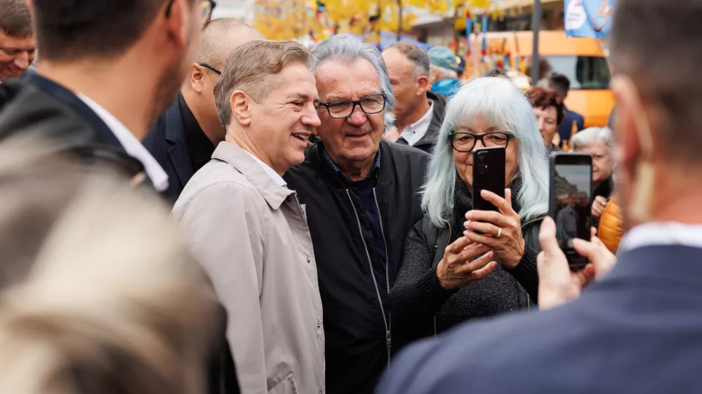 Murska Sobota.Regijski obisk vlade v Pomurju.Predsednik vlade Robert Golob je obiskal Trejzino senje.