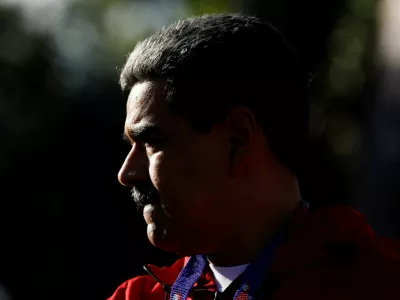 FILE PHOTO: Venezuela's President Nicolas Maduro participates in a demonstration to mark Indigenous Resistance Day, in Caracas, Venezuela, October 12, 2025. REUTERS/Leonardo Fernandez Viloria/File Photo / Foto: Leonardo Fernandez Viloria